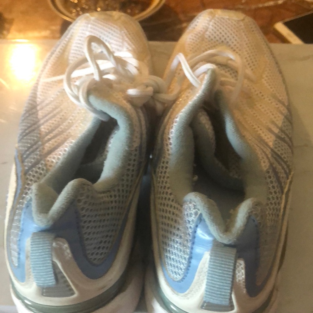 Avia female shoes
